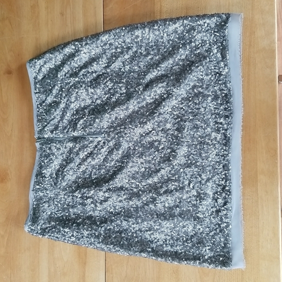 Olive & Oak Sequin Mini Skirt - Picture 2 of 7